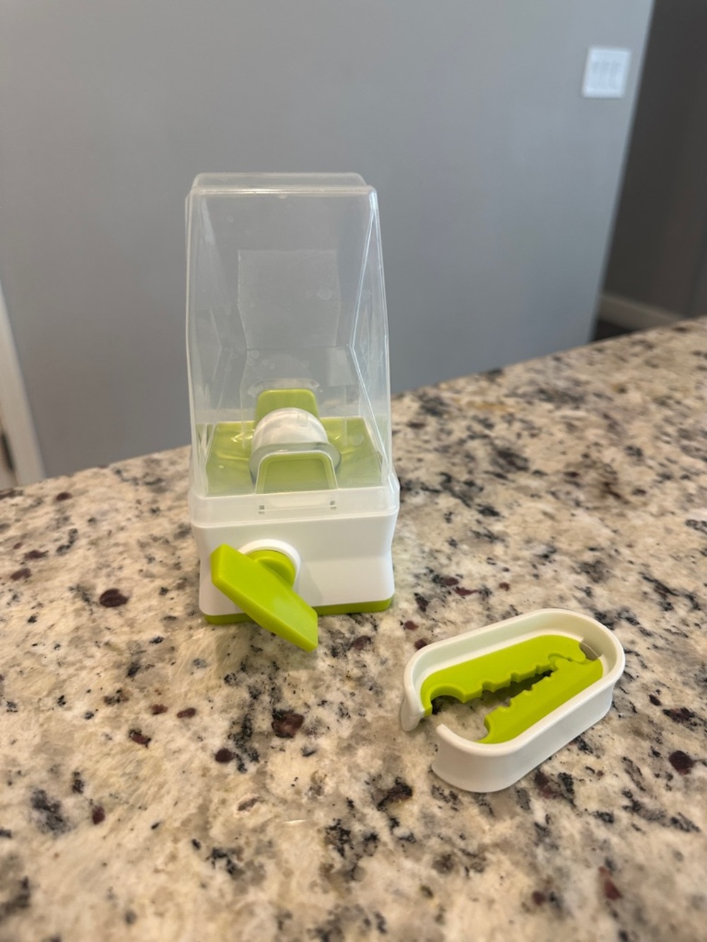 Pampered Chef Herb Stripper & Mill